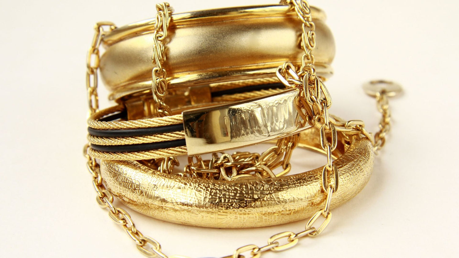 How-Long-Does-Gold-Plated-Jewellery-Last-Care-Tips-to-Make-It-Last-Longer Prity Jewellery