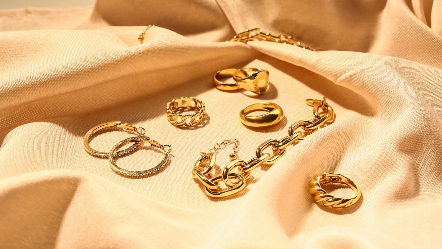 Is-Demi-Fine-Jewellery-Worth-It-A-Buyer-s-Guide-for-First-Time-Shoppers Prity Jewellery