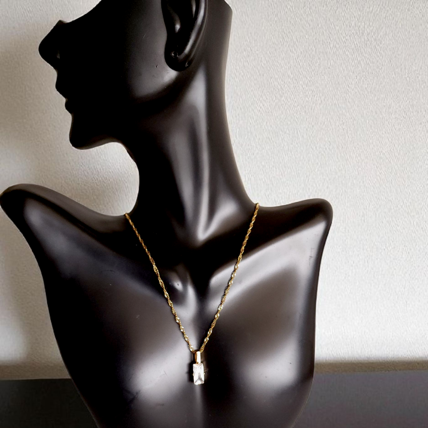 Soleil Spark Pendant Necklace Wisteria
