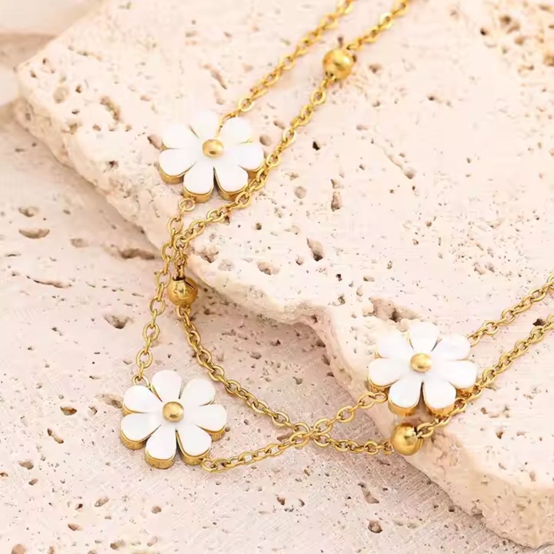 Daisy Charm Layered Necklace Wisteria