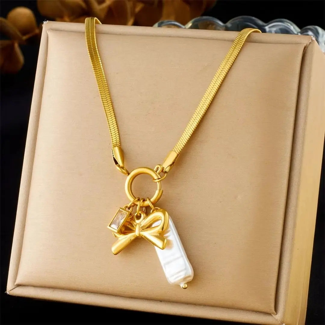 Charm Link Bow Pendant Necklace Wisteria