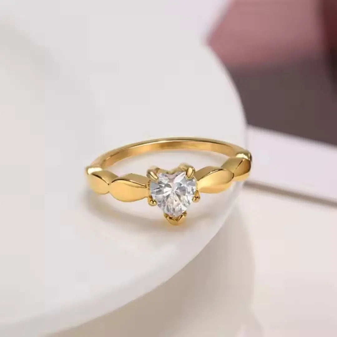 Heartstone Twist Ring Wisteria