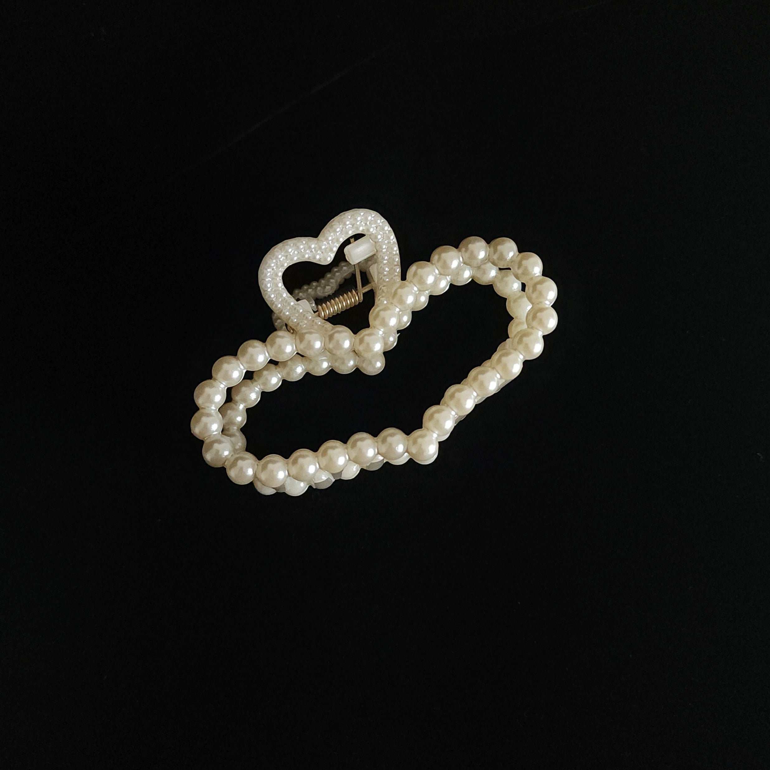 Chic Heart-Shaped Korean Claw Clip with Faux Pearls Wisteria