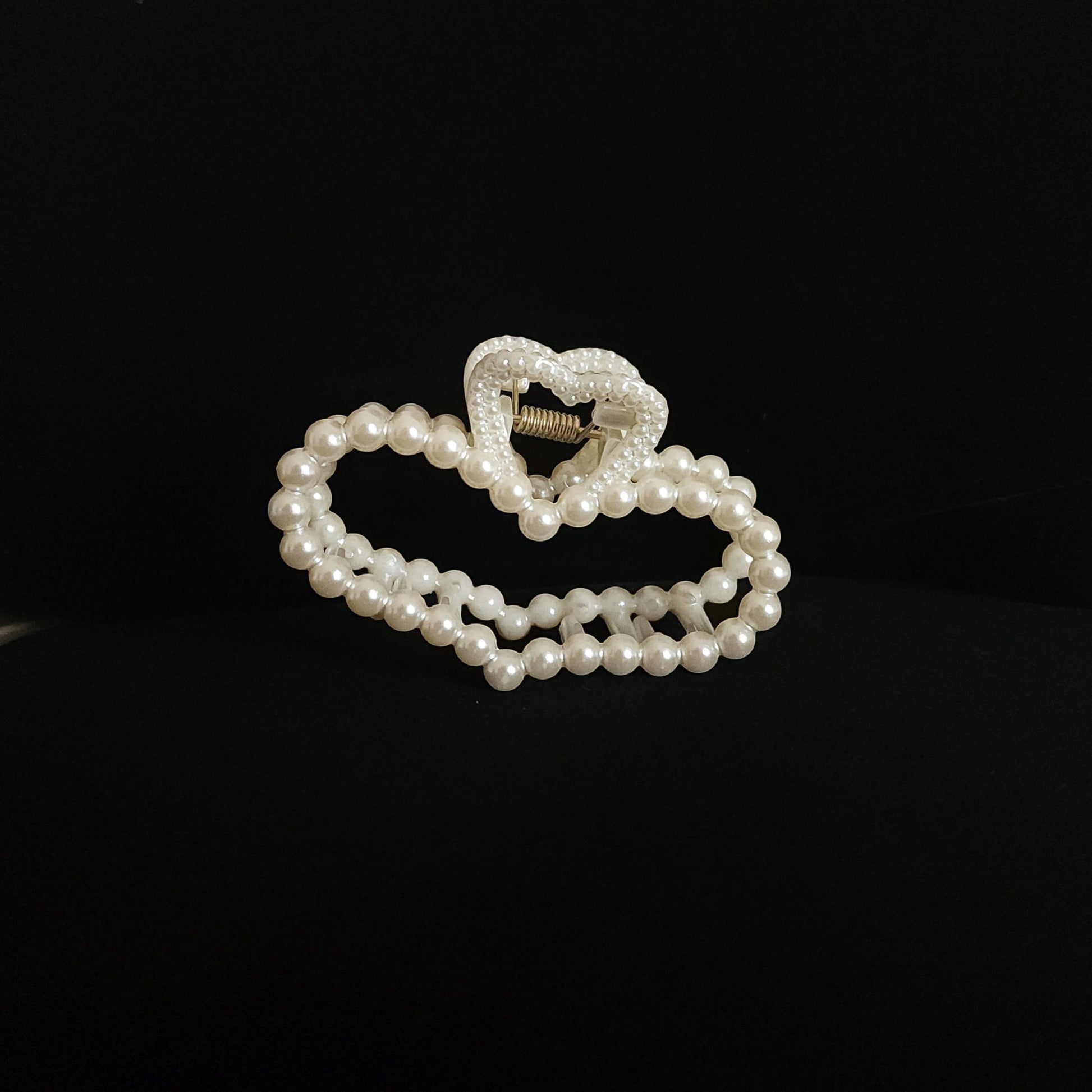 Chic Heart-Shaped Korean Claw Clip with Faux Pearls Wisteria