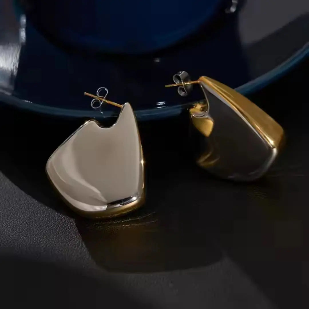 Sculpted Edge Studs Wisteria