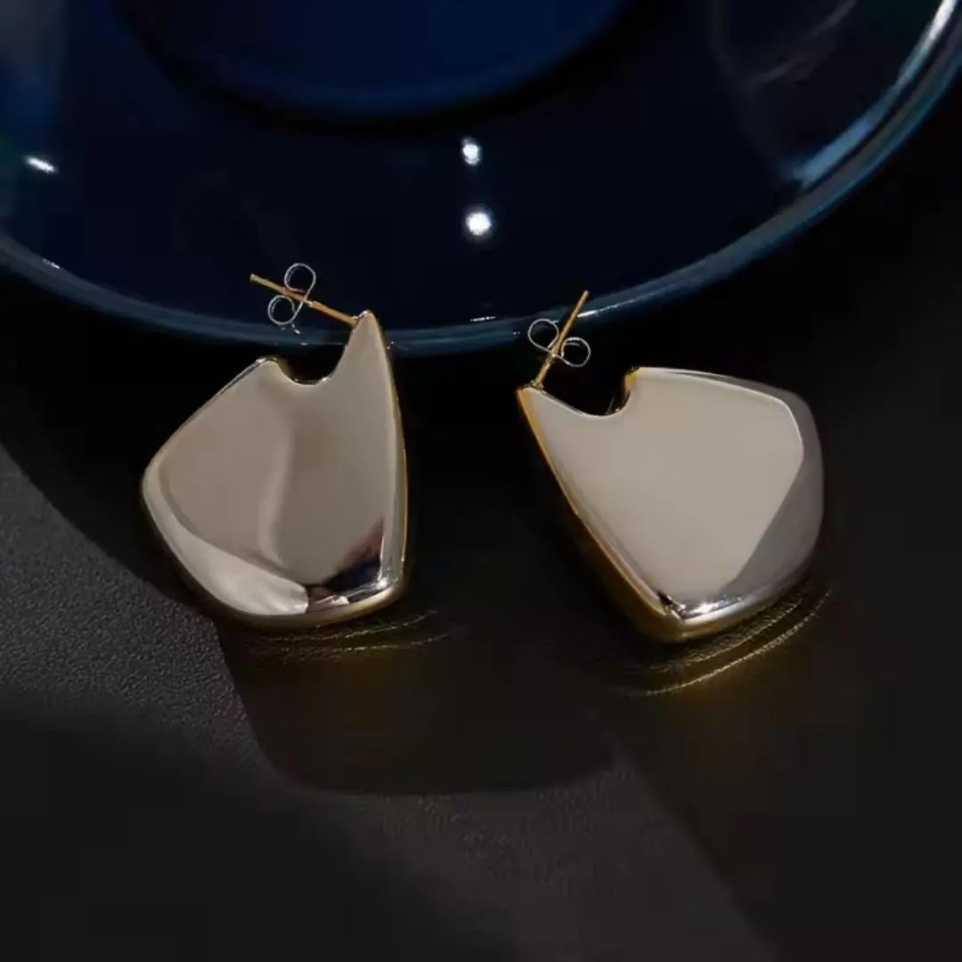 Sculpted Edge Studs Wisteria