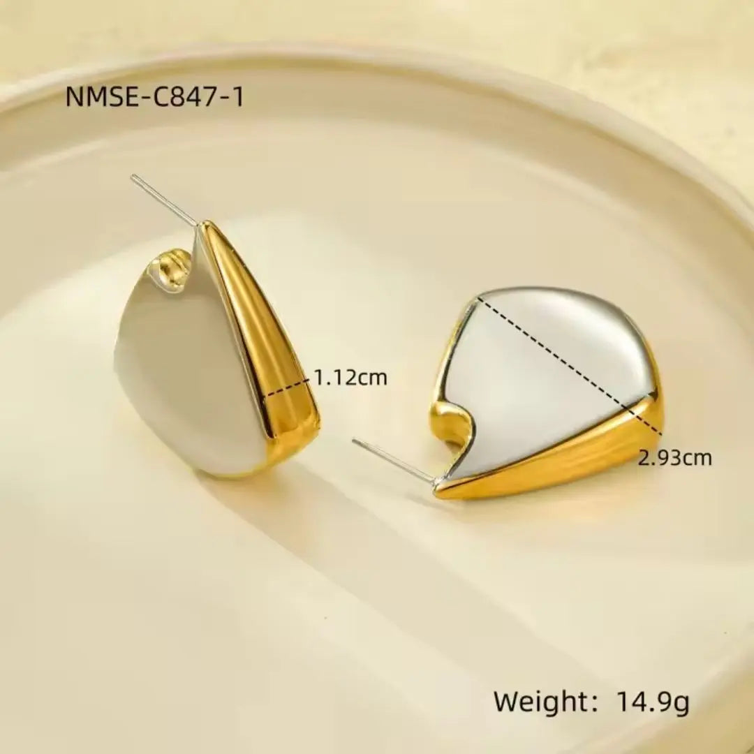 Sculpted Edge Studs Wisteria