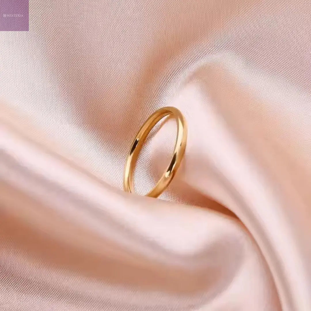 Sleek Gold Band Ring Wisteria