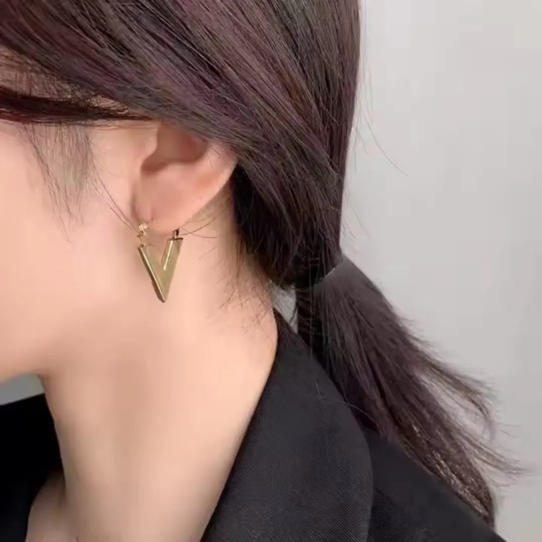 V-Edge Hoop Earrings Wisteria