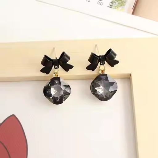 [ER-124-5-Bla] Crystal Stone Black Stud Earrings