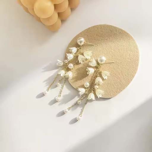 [ER-196-77-Whi] Elegant Flower Tassel Earrings with Faux Pearl