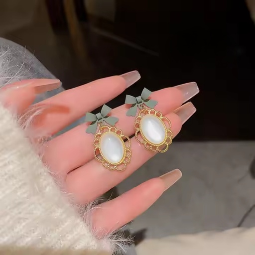 [ER-340-221-Whi] Vintage Elliptical Stud Earrings