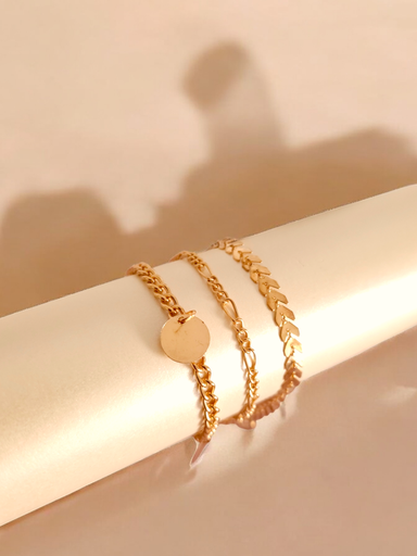 [BR-395-276-Gol] Nature-Inspired Bracelet Combo: Leaf, Drop Pendant, and Chain