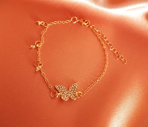 [BR-428-309-Gol] Enchanted Flight: Rhinestone Butterfly Pendant Bracelet